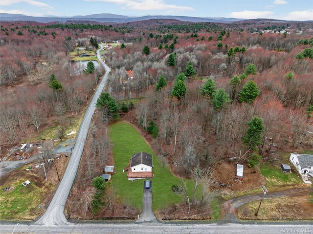 28 Divine Corners Road, Loch Sheldrake, NY 12759