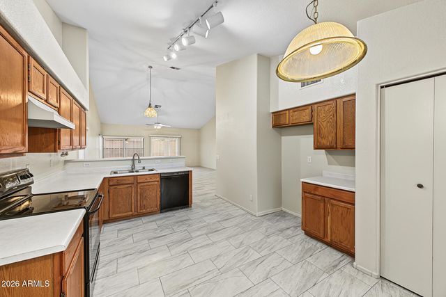 7529 W SUNNYSIDE Drive, Peoria, AZ 85345