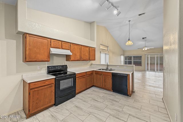 7529 W SUNNYSIDE Drive, Peoria, AZ 85345