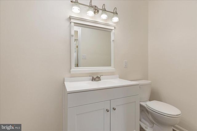 329 WISE AVE, Strasburg, VA 22657