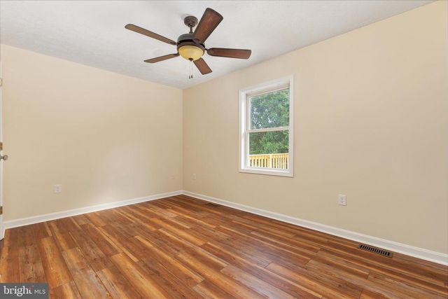 329 WISE AVE, Strasburg, VA 22657