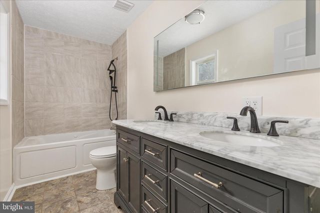 329 WISE AVE, Strasburg, VA 22657