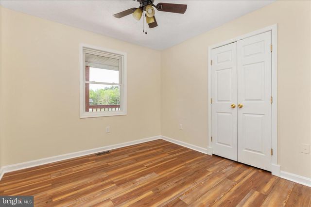 329 WISE AVE, Strasburg, VA 22657