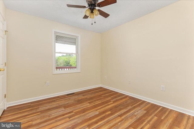 329 WISE AVE, Strasburg, VA 22657