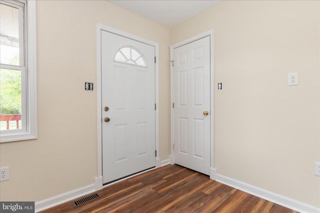 329 WISE AVE, Strasburg, VA 22657