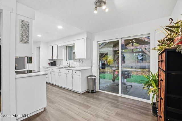 9705 N MEADOW WAY, Hayden, ID 83835