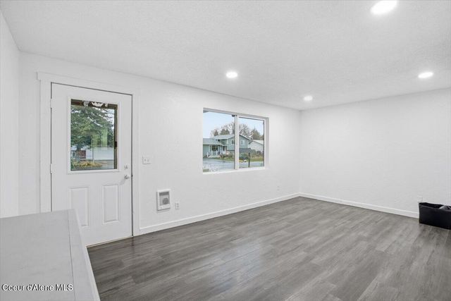 9705 N MEADOW WAY, Hayden, ID 83835