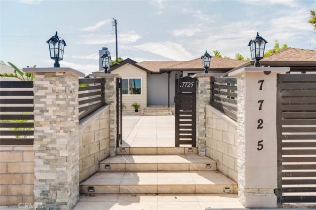7725 Loma Verde Avenue, Canoga Park, CA 91304