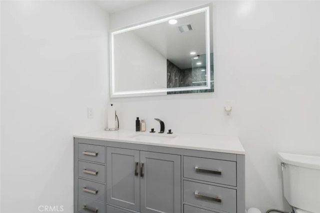 7725 Loma Verde Avenue, Canoga Park, CA 91304
