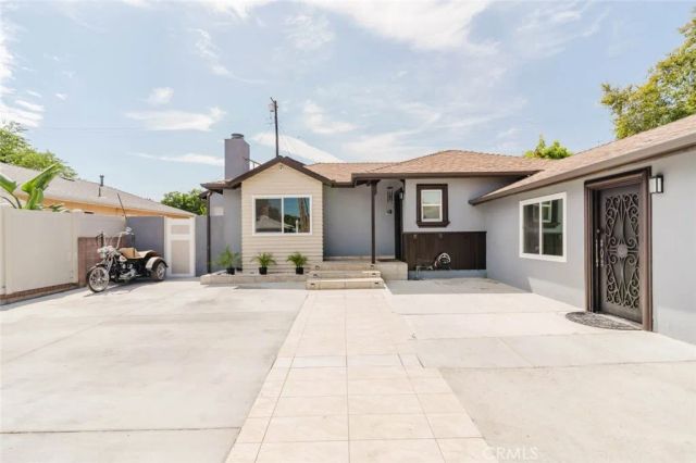 7725 Loma Verde Avenue, Canoga Park, CA 91304