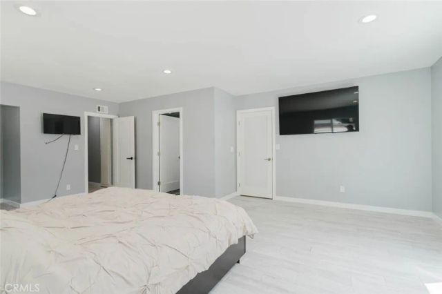 7725 Loma Verde Avenue, Canoga Park, CA 91304