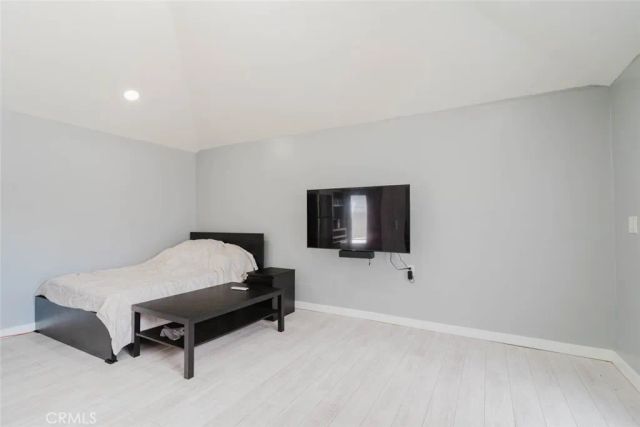 7725 Loma Verde Avenue, Canoga Park, CA 91304