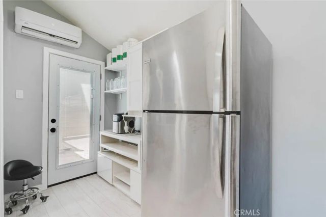 7725 Loma Verde Avenue, Canoga Park, CA 91304
