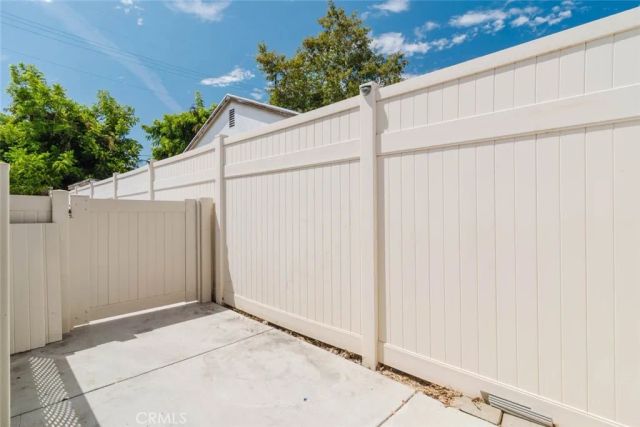 7725 Loma Verde Avenue, Canoga Park, CA 91304