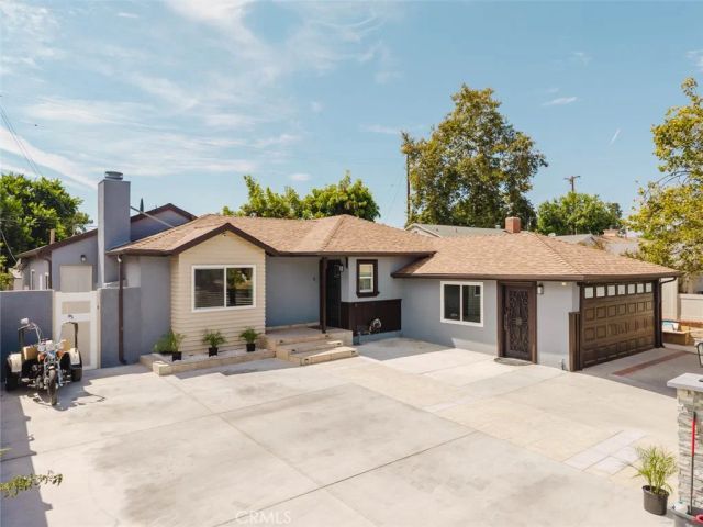 7725 Loma Verde Avenue, Canoga Park, CA 91304