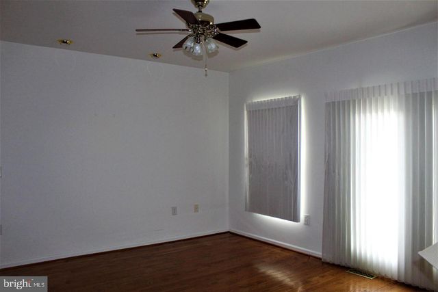 22 BROOKLINE CIR, Charles Town, WV 25414
