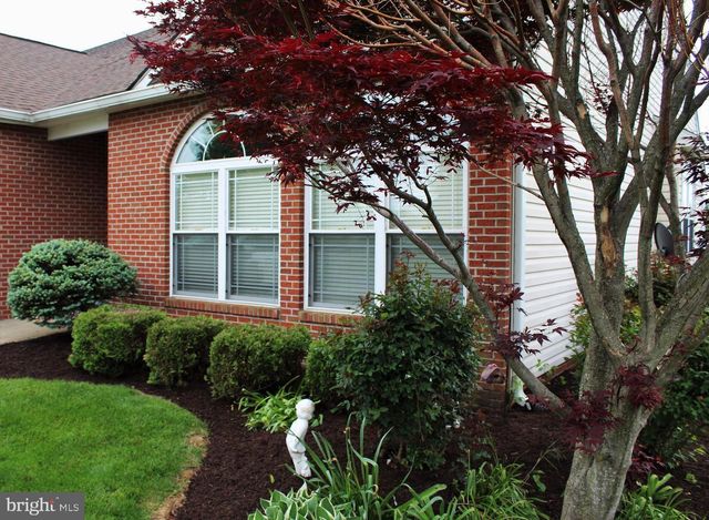 22 BROOKLINE CIR, Charles Town, WV 25414