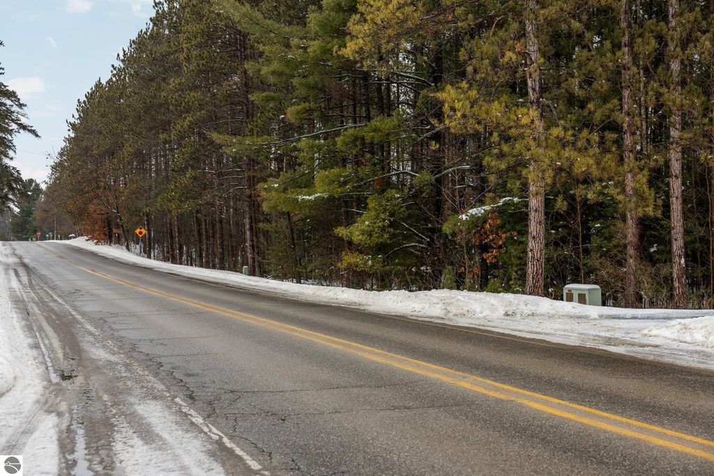 Image 19 of property listing at 10105 Coster Road, Fife Lake, MI 49633