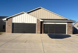 2925 S Maize Ct, Wichita, KS 67215