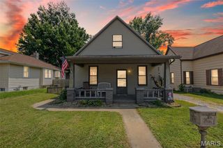 704 Lee Avenue, Belleville, IL 62221