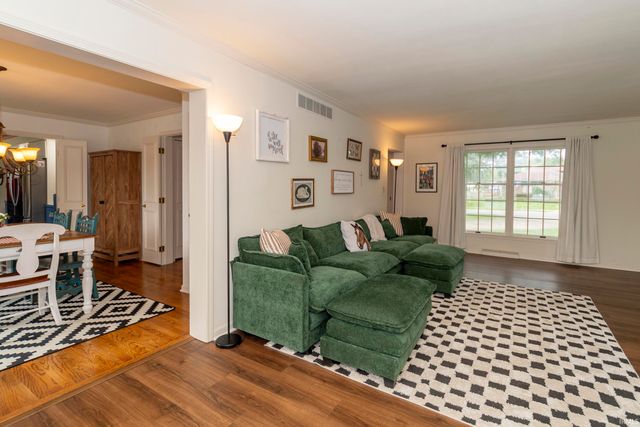 3040 Twin Pines Point, Elkhart, IN 46514