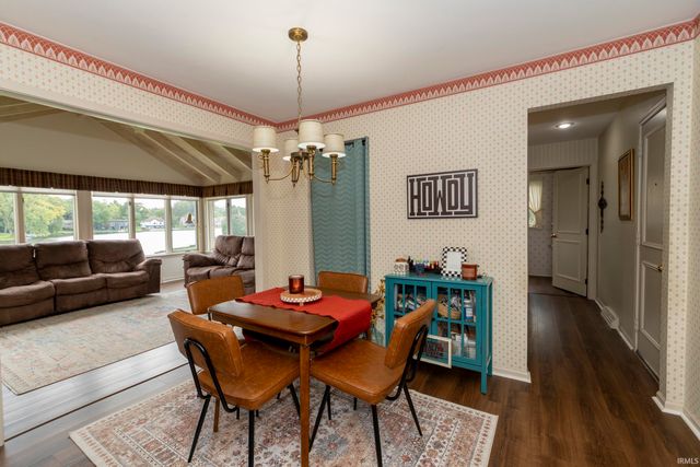 3040 Twin Pines Point, Elkhart, IN 46514