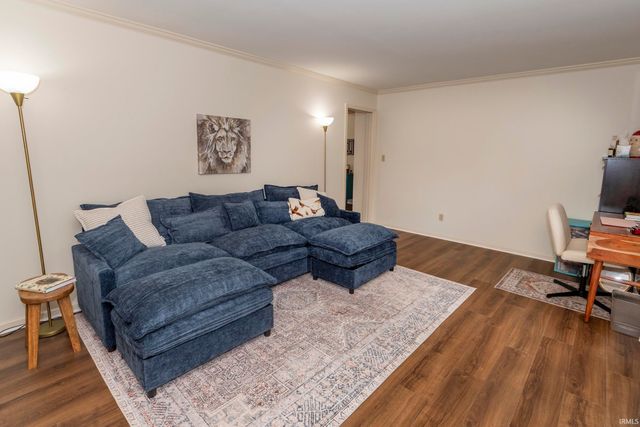 3040 Twin Pines Point, Elkhart, IN 46514