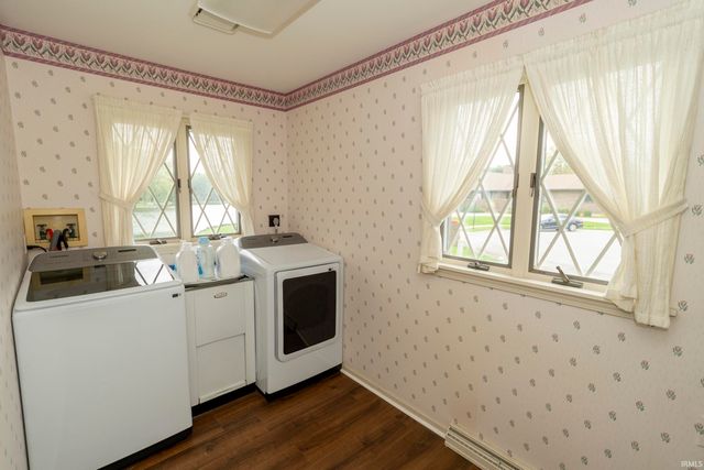 3040 Twin Pines Point, Elkhart, IN 46514