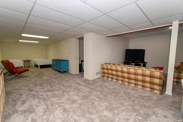 3040 Twin Pines Point, Elkhart, IN 46514