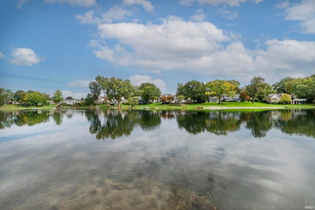 3040 Twin Pines Point, Elkhart, IN 46514