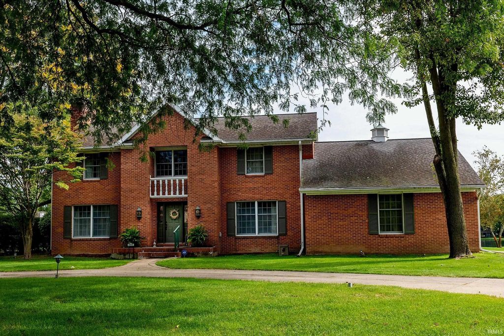 3040 Twin Pines Point, Elkhart, IN 46514