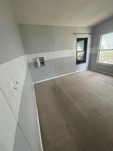 2839 MANATEE RD, Tavares, FL 32778