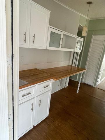 2839 MANATEE RD, Tavares, FL 32778