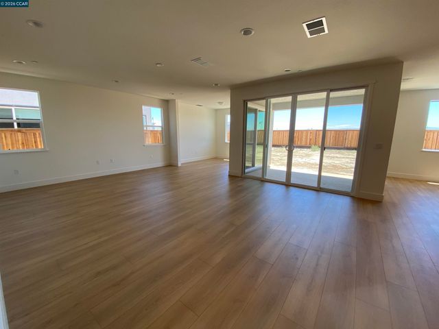 3600 Darnoch, Lathrop, CA 95330