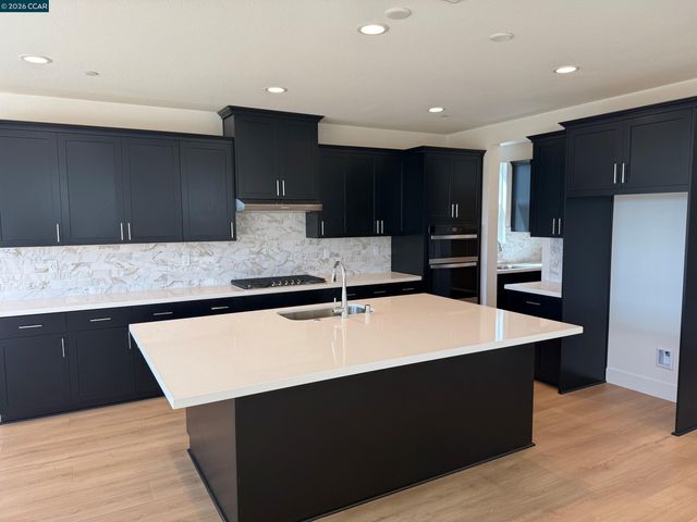 3600 Darnoch, Lathrop, CA 95330