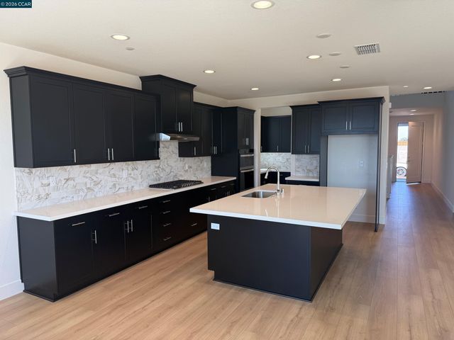 3600 Darnoch, Lathrop, CA 95330