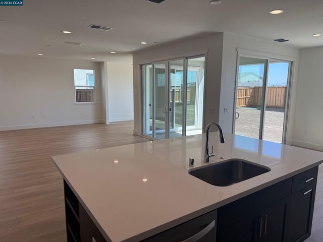 3600 Darnoch, Lathrop, CA 95330