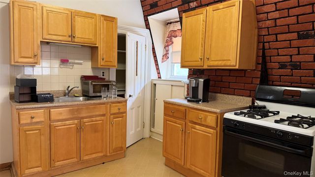 115 Glenwood Avenue, Yonkers, NY 10701