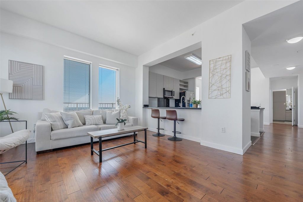 3505 Sage Road 2210, Houston, TX 77056