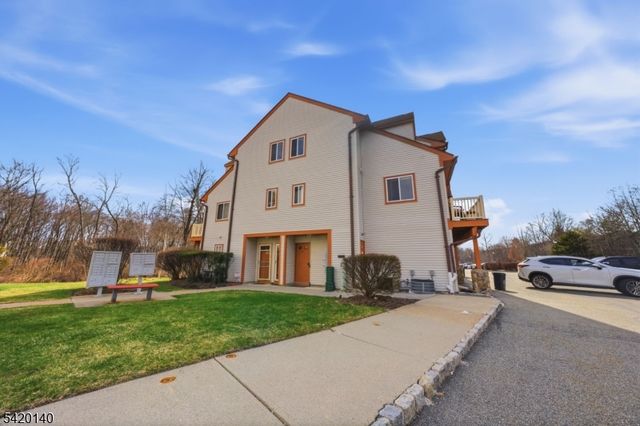 58 Woods Edge Dr, Roxbury Twp., NJ 07876