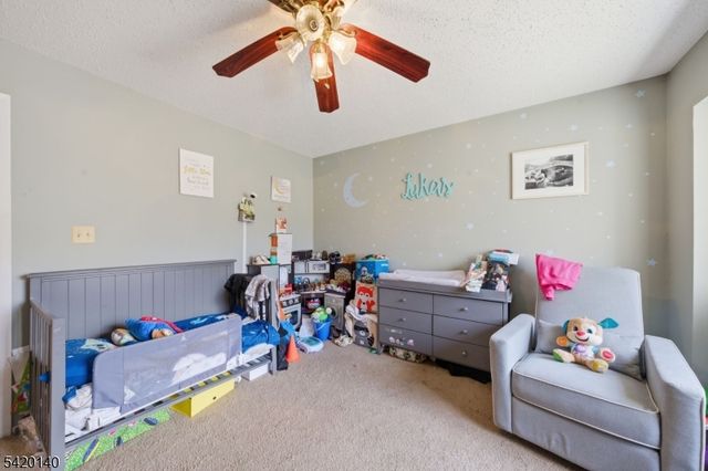 58 Woods Edge Dr, Roxbury Twp., NJ 07876