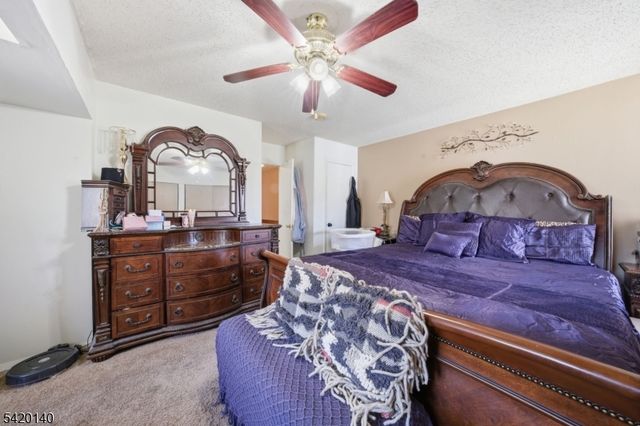 58 Woods Edge Dr, Roxbury Twp., NJ 07876