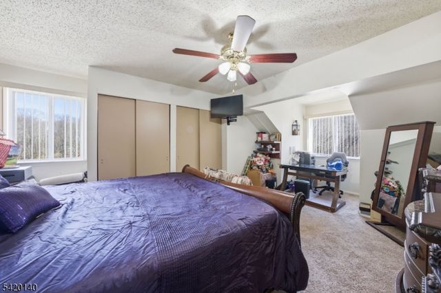 58 Woods Edge Dr, Roxbury Twp., NJ 07876