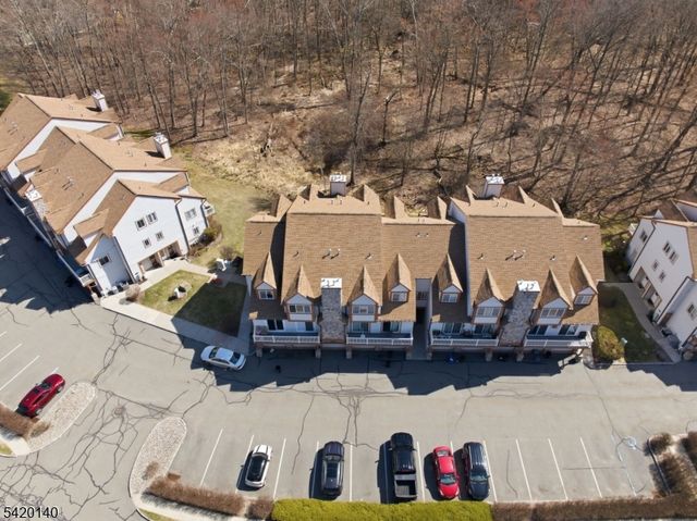 58 Woods Edge Dr, Roxbury Twp., NJ 07876