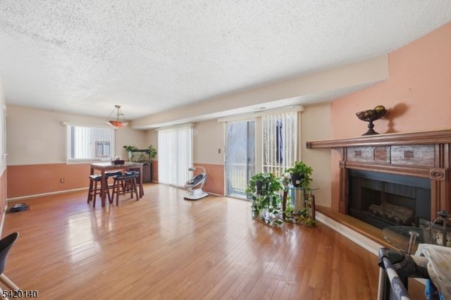 58 Woods Edge Dr, Roxbury Twp., NJ 07876