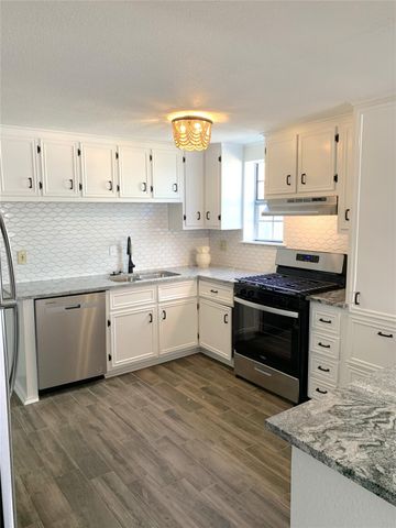 1223 20th Street Down, Galveston, TX 77550