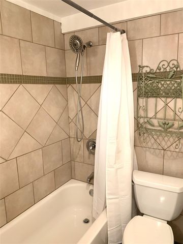 1223 20th Street Down, Galveston, TX 77550