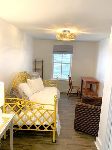 1223 20th Street Down, Galveston, TX 77550