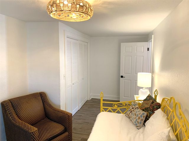 1223 20th Street Down, Galveston, TX 77550