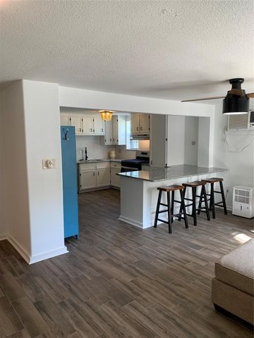 1223 20th Street Down, Galveston, TX 77550